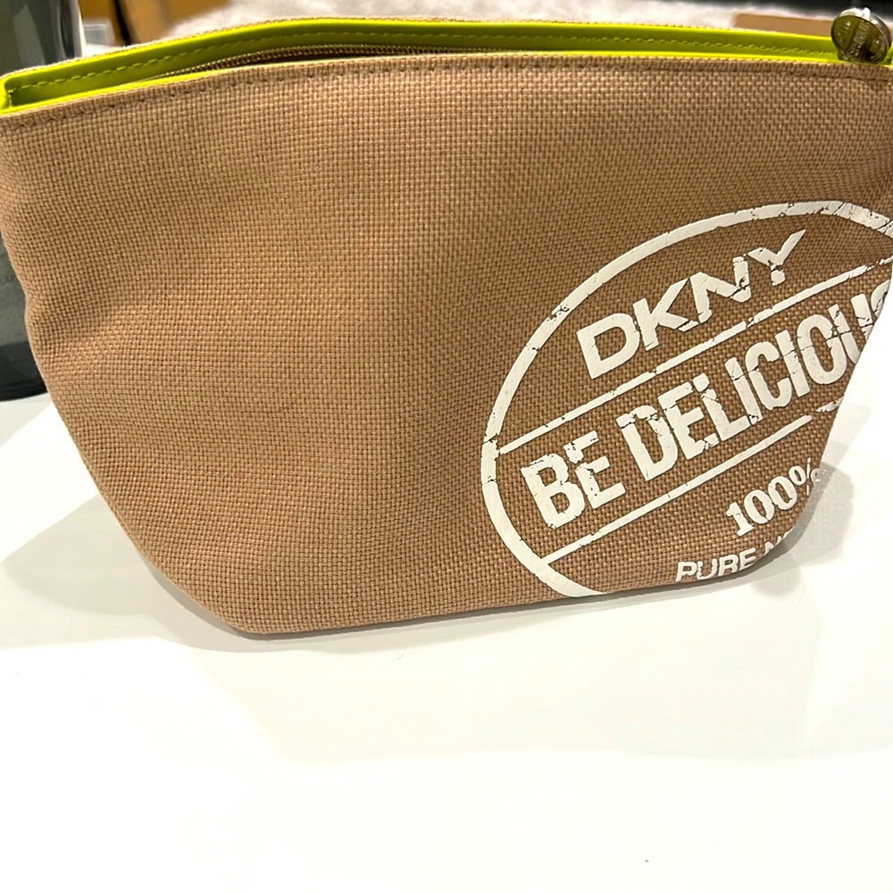 FREE DNNY be delicious make up bag